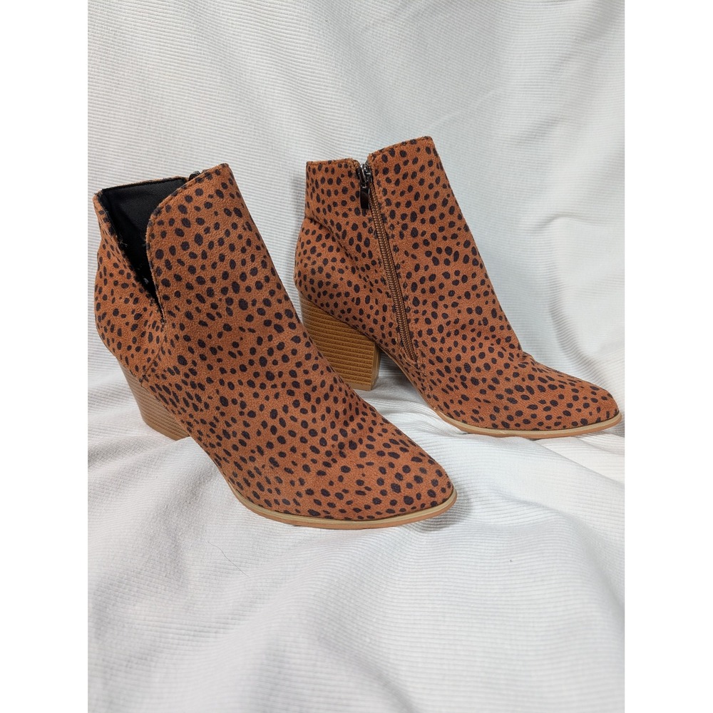 Tan Cheetah Print Pointed Toe Ankle Boots Side Cutout Block Heel Size 40‎
